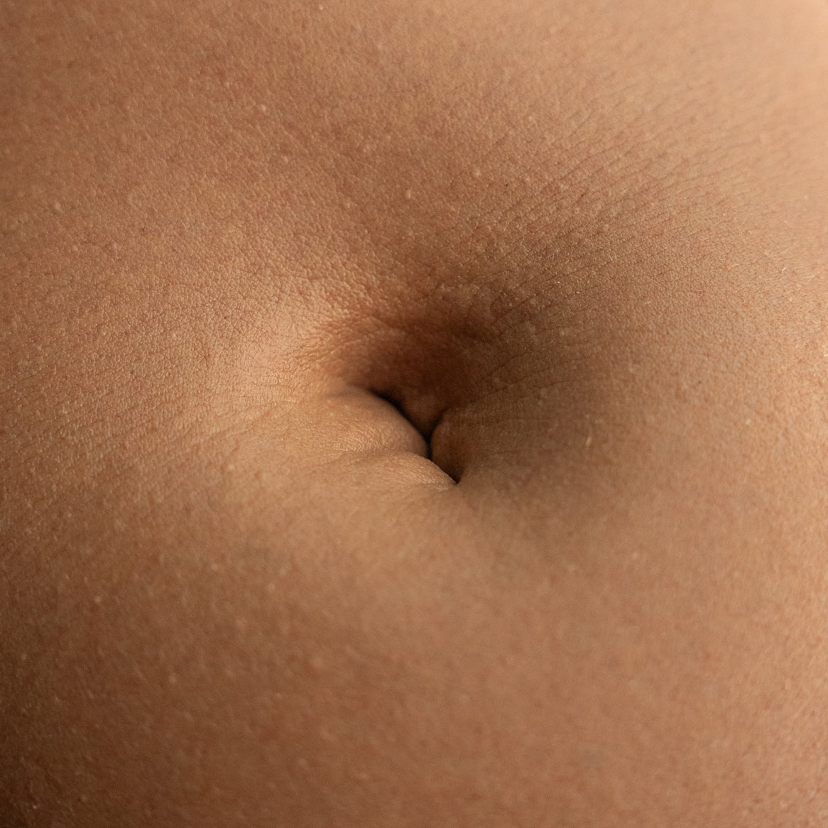 “Ciara Mini Slab” - Realistic Belly Button Silicone Display