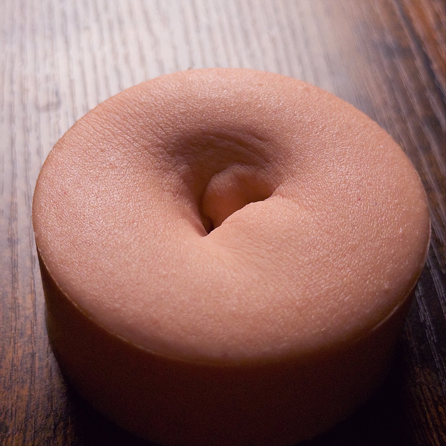 “Katelyn” - Realistic Belly Button Silicone Display