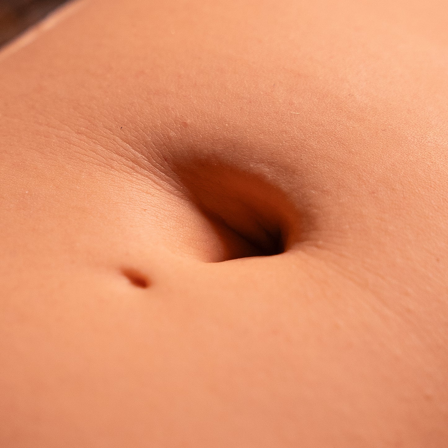 “Ivy Mini Slab” - Realistic Belly Button Silicone Display